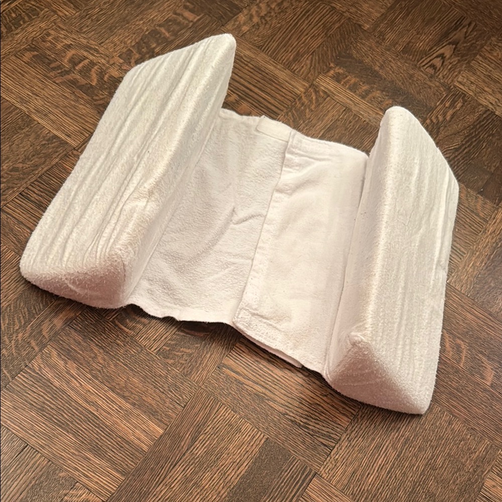 Anti roll wedge pillow for babies